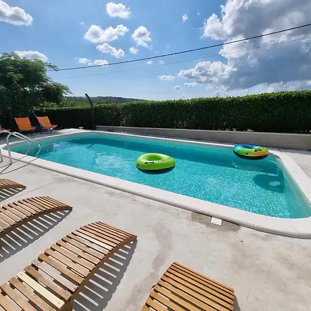 Luanas With Istrian Touch 3*